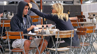 Sasha Vujacic Cheers On His Fiancée, Maria Sharapova, Like An Ass, Too